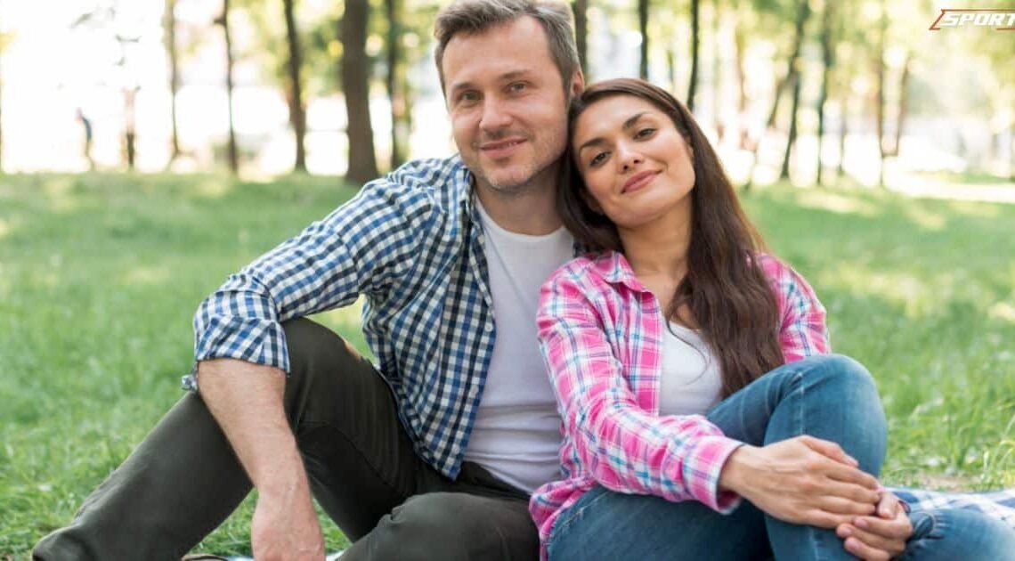 Symbolic image of Eric Weinberger and his wife representing a private and low-profile relationship